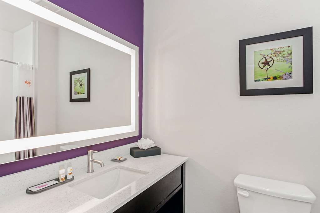 La Quinta Inn & Suites by Wyndham Lubbock South - photo 43