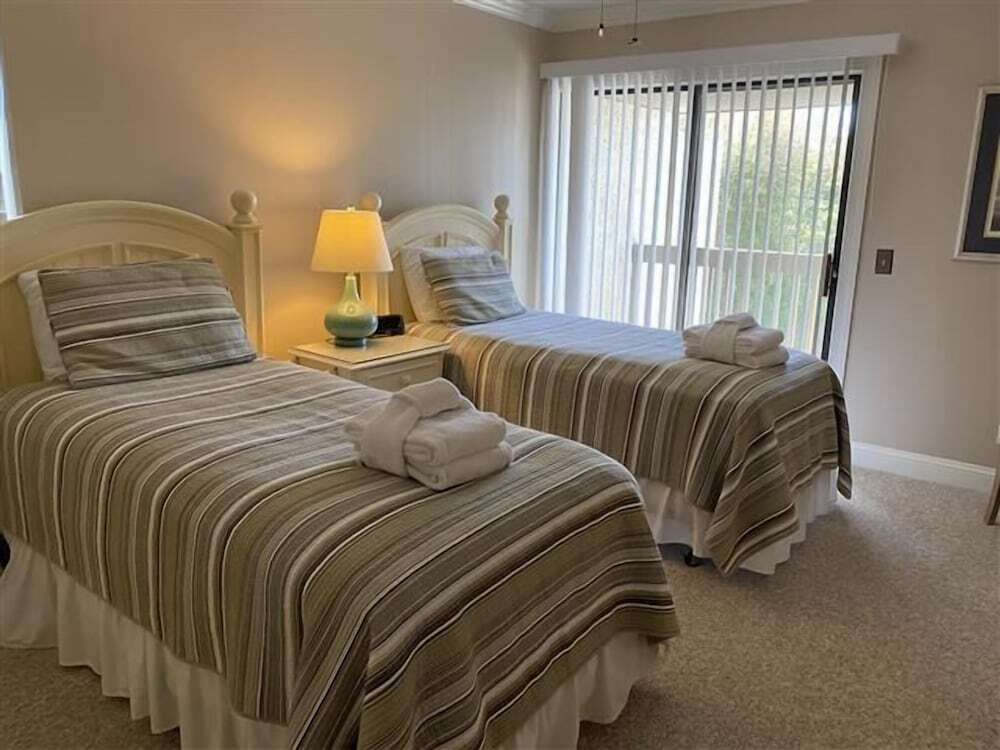 1270 Harbour Town Club at The Sea Pines Resort - photo 6