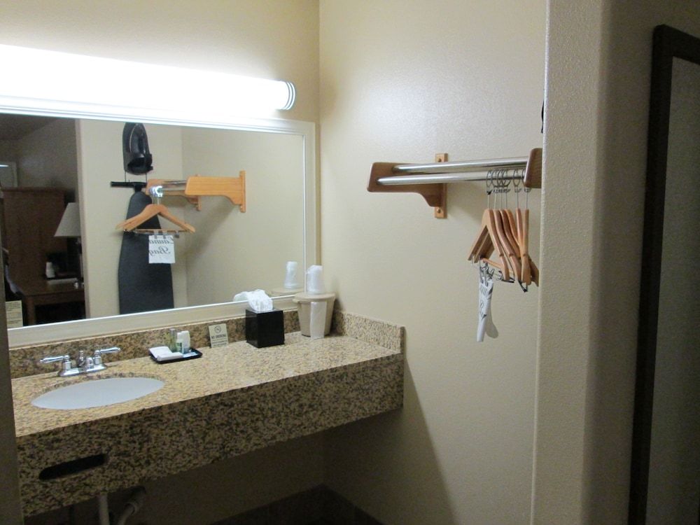 Woodland Inn - photo 5