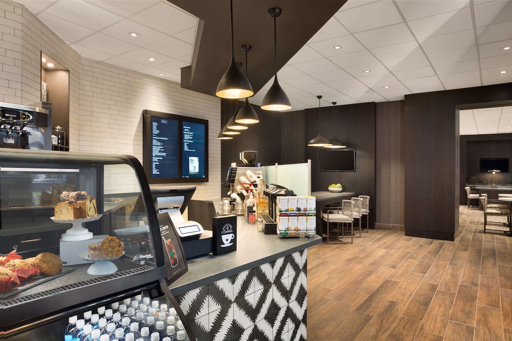 Embassy Suites by Hilton Dallas DFW Airport North - photo 53