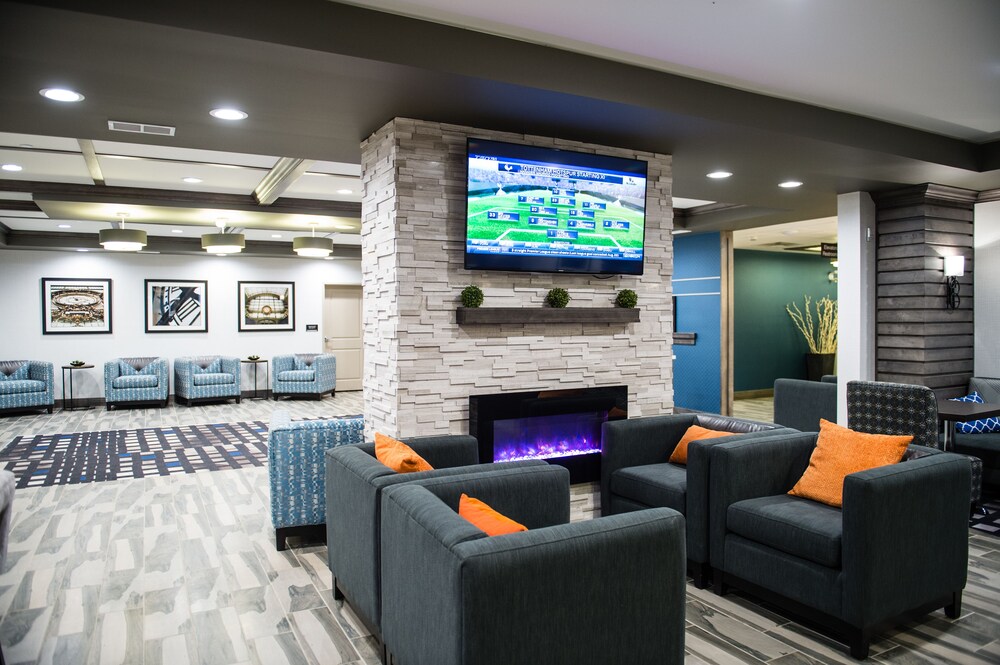 Western Star All Suites Signature Hotel — Estevan — photo 4