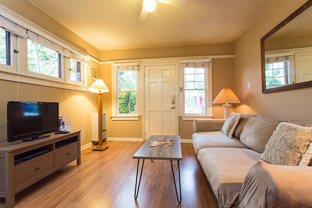 Hollywood Hills Suites - photo 53