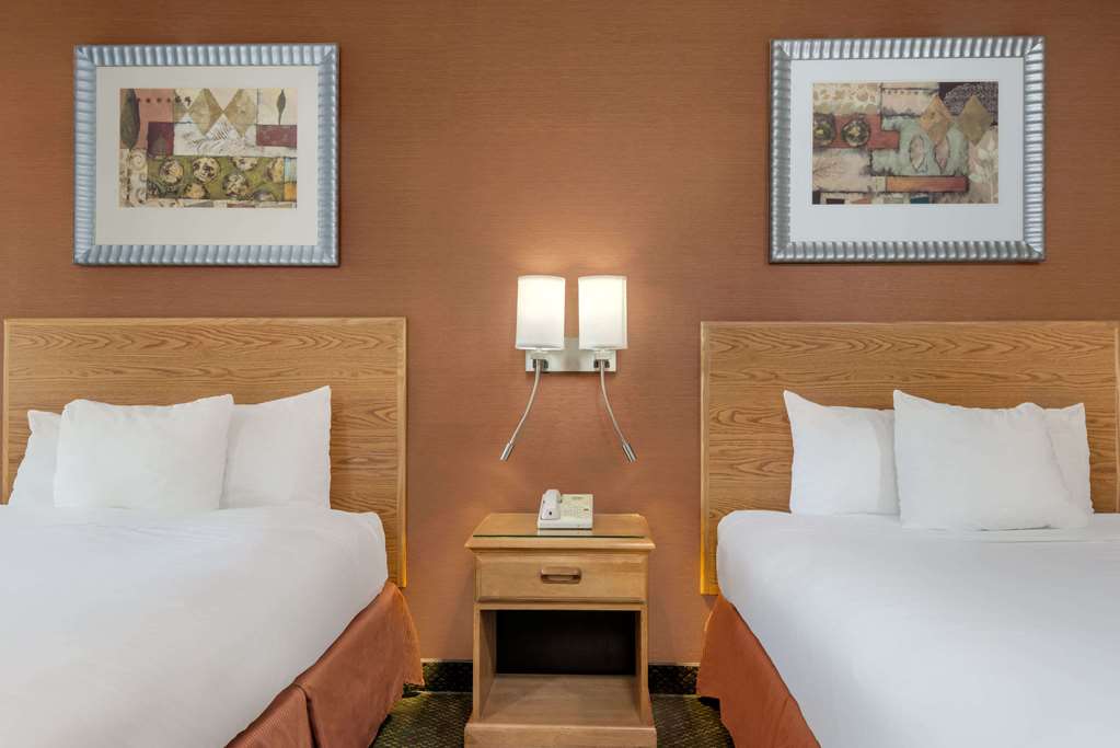 Days Inn by Wyndham Columbus Fairgrounds - photo 7