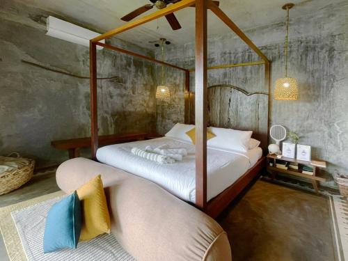 Baia Nest Villa Malasugi Room Within Self Service Villa Near The Beach Pet Friendly With A Fee 21728539 — Gubat