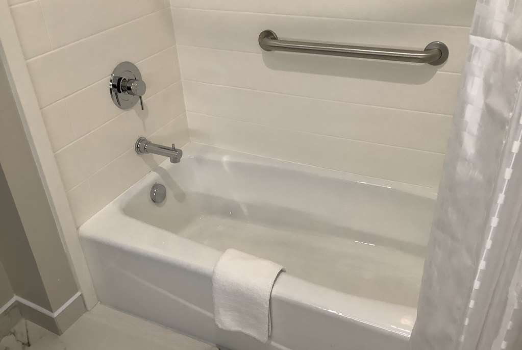 La Quinta Inn & Suites by Wyndham Corpus Christi Southeast - photo 15