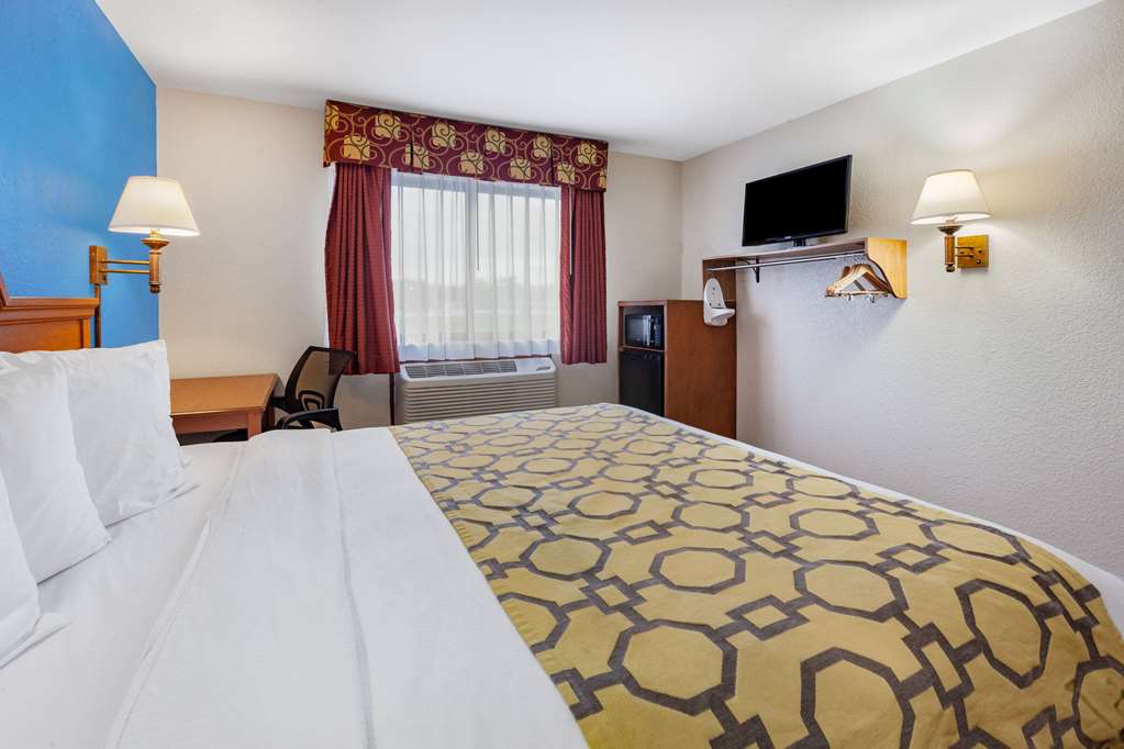 Baymont by Wyndham Perrysburg Toledo - photo 16