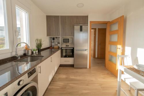 Piso En El Puerto Con Vistas Al Mar Wifi Smarttv in Burela De Cabo, Spain