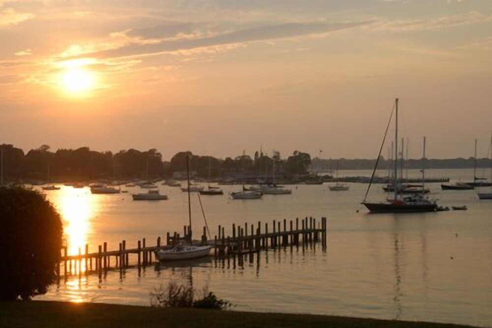 Dering Harbor Inn - photo 45