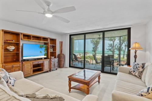 Pine Cove 203 in Sanibel, United States