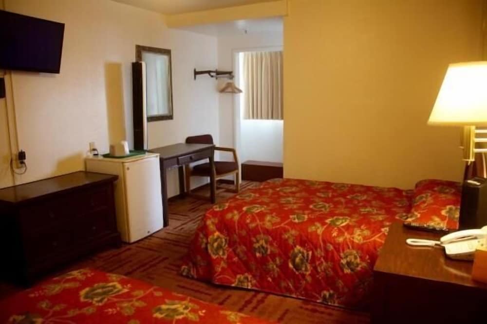 Econo Inn Anchorage - photo 9