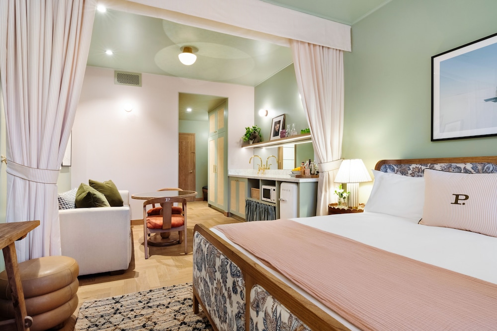 Palihouse Hyde Park Village - featured photo