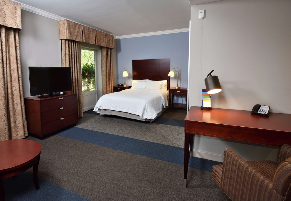 Hampton Inn Alexander City - photo 11