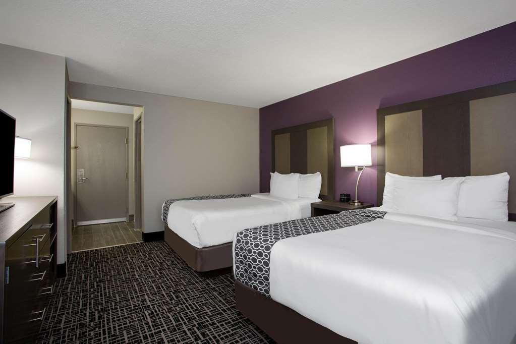 La Quinta Inn & Suites by Wyndham Roanoke Salem - photo 29