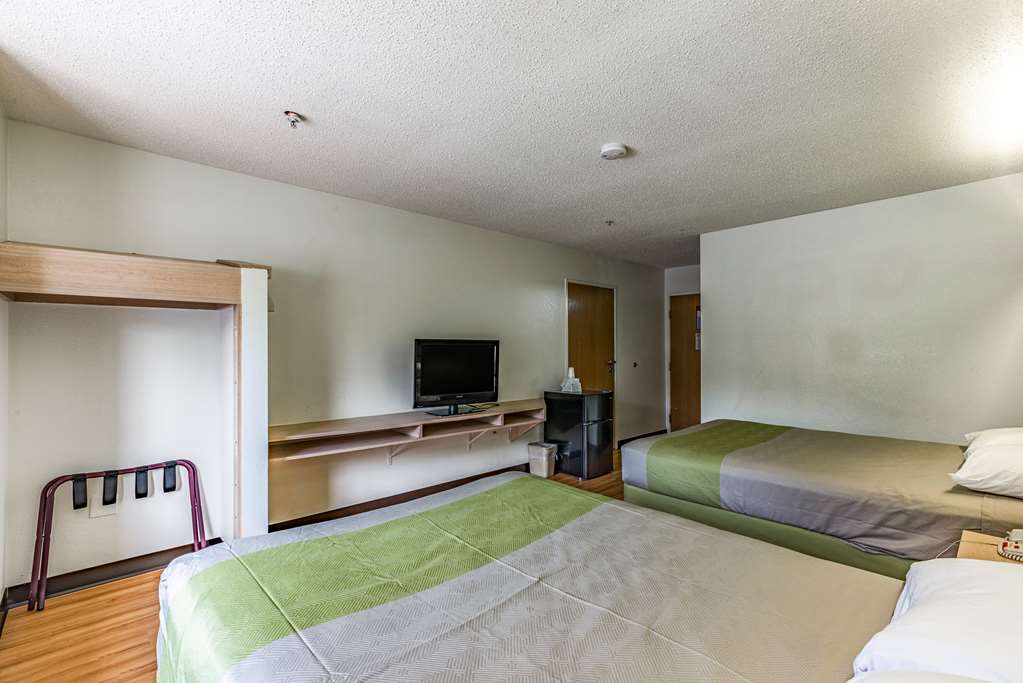 Motel 6 Charlotte NC University - photo 12