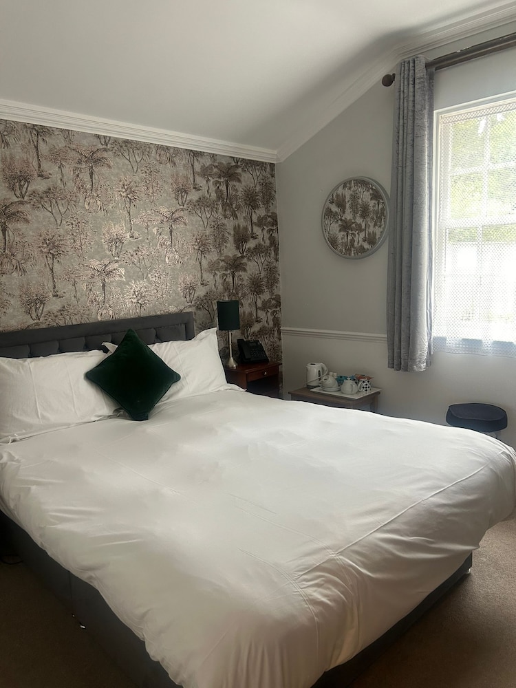 Woodlands Lodge Hotel in Southampton, United Kingdom