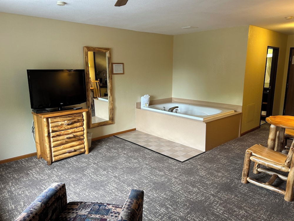 Super 8 by Wyndham Bridgeview of Mackinaw City - photo 12
