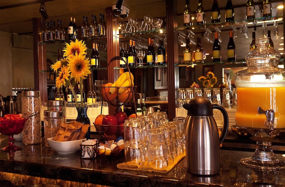 Silverton Inn & Suites - photo 30