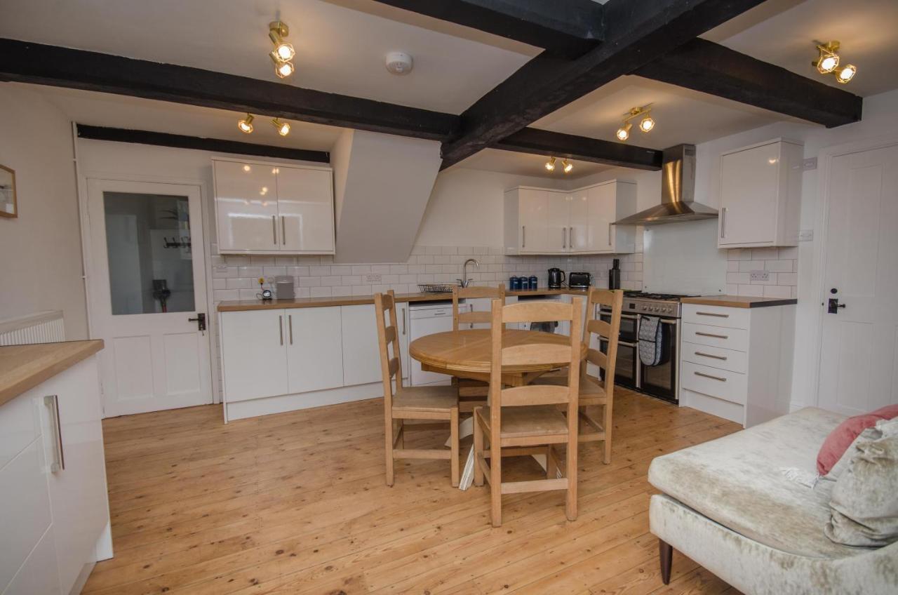 Hideaway Cottage — 4-Star Luxury Hotel in Bristol, United Kingdom