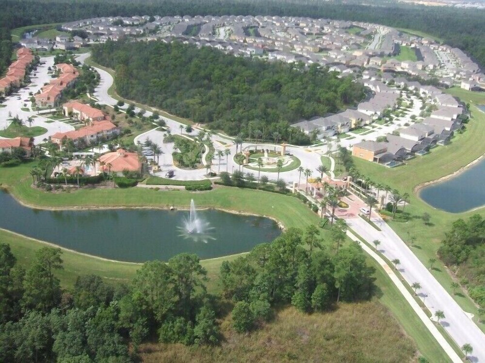 Ov2182 Emerald Island 7 Bed 5.5 Baths Villa — 4-Star Luxury Hotel in Kissimmee, United States