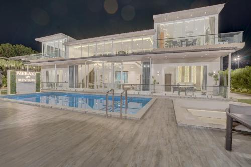 ELIVAAS Meraki Villa Luxe 6 BHK Glass Villa With Private Pool Balcony Garden & Gazebo — 4-Star Luxury Hotel in Lonavla, India