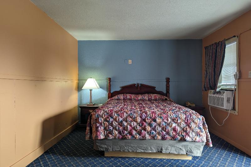 Economy Inn Kingsville - photo 13