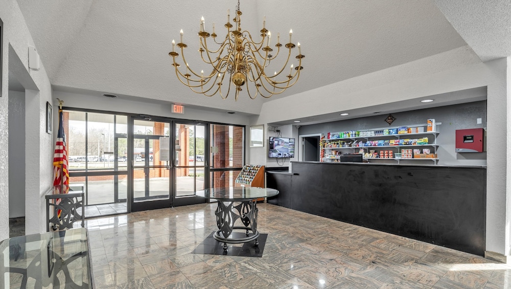 Studios and Suites 4 Less Emporia - photo 5