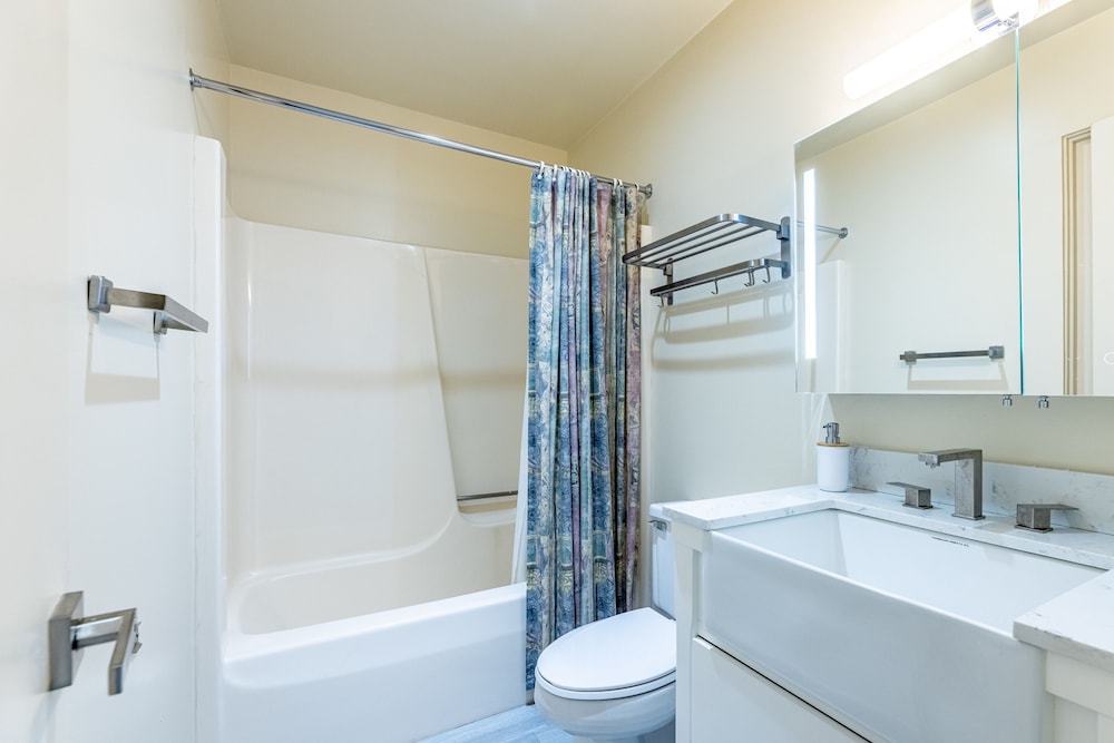 Smugglers' Notch Resort Private Suites - photo 103