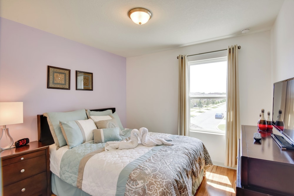 4 Mi to Disney: Compass Bay Resort Gem w Views - photo 14