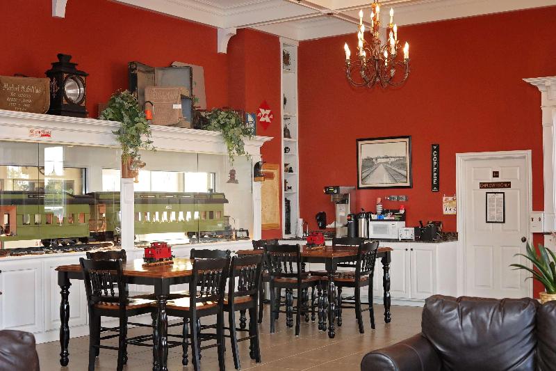 Depot Inn and Suites - photo 44