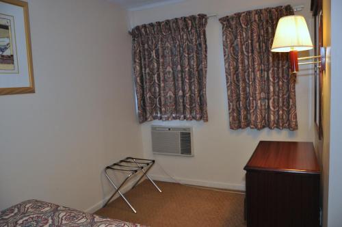 Merrimac Inn & Suites - photo 20