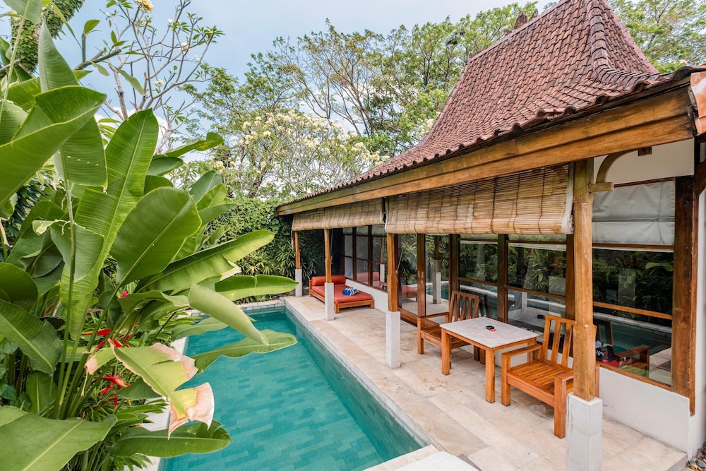 Alam Bidadari Seminyak Villas