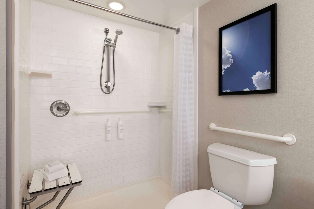 Embassy Suites by Hilton Kansas City Overland Park - photo 31