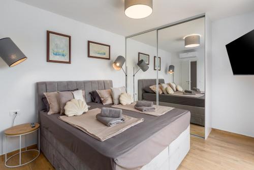 Villa Sunshine by SeeAdria Agency — 4-Star Luxury Hotel in Novigrad, Croatia