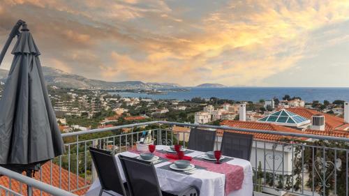 Bunny island seaview house private garden Lagonisi Attika riviera by Comfortbnb — 4-Star Luxury Hotel in Kalyvia Thorikou, Greece