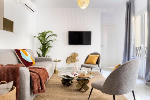 Suites Maestranza Refinadores by Magno Apartments — 4-Star Luxury Hotel in Sevilla, Spain