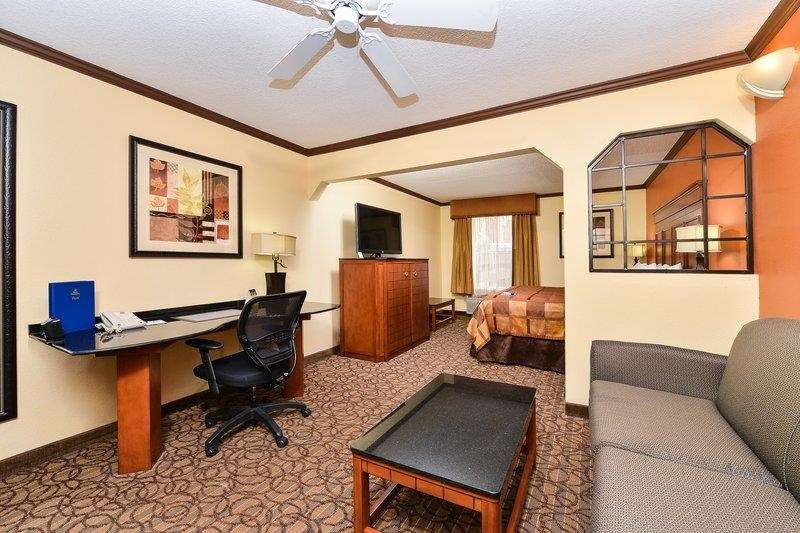 Best Western Plus Midwest Inn & Suites - photo 16