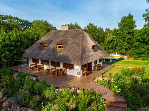Dworek Króla Stanisława Apartament Chabrowy — 4-Star Luxury Hotel in Wegorzewo, Poland