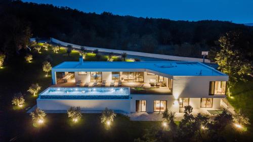 Magnificent Istria Villa Villa Green Oasis 4 Bedrooms Heated Pool — 4-Star Luxury Hotel in Labin, Croatia