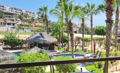 Beach Eateries Shops 10 min walk Golf view — 4-Star Luxury Hotel in San Jose Del Cabo, Mexico