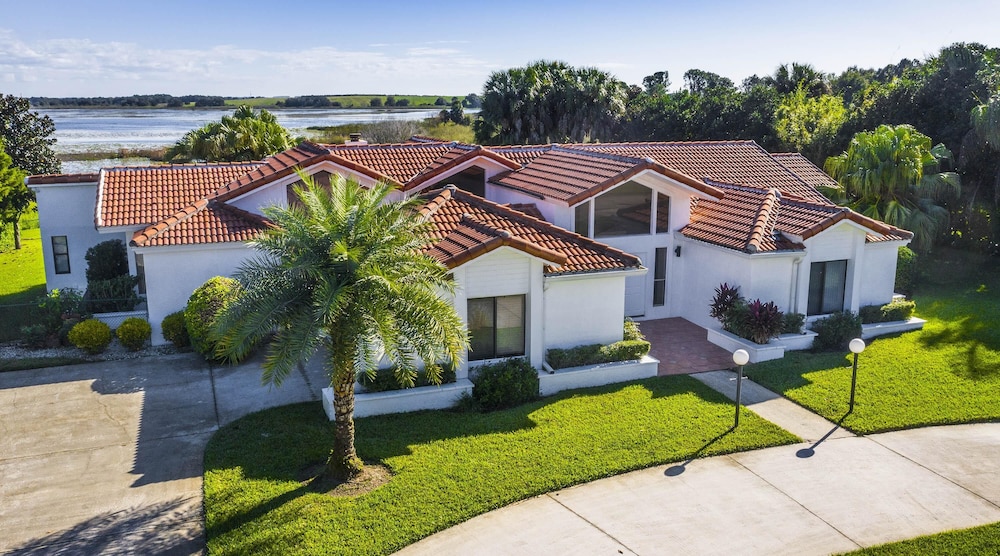 Swiss 06 Lake Sumner in Clermont, United States