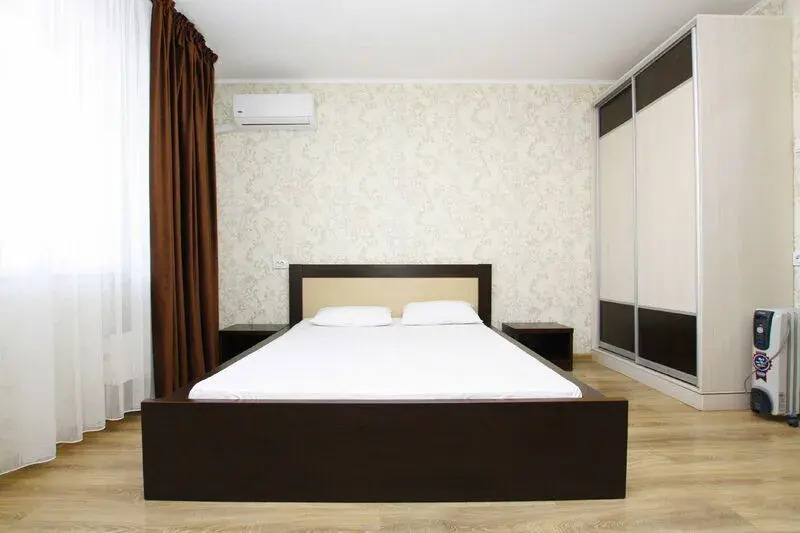 Alt Otel on str. 40 let Pobedy bld. 29 B in Chelyabinsk, Russia