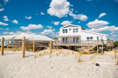 Divine Intervention by Oak Island Accommodations - photo 23