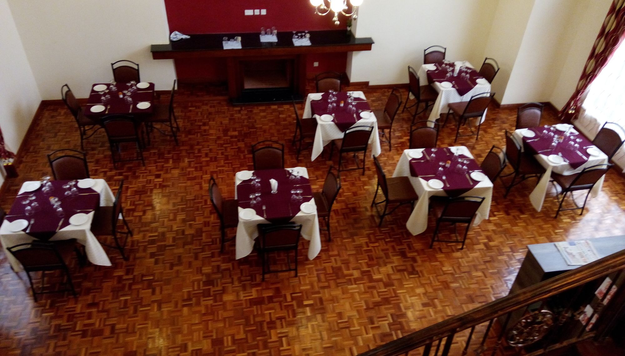 Karen Crescent Hotel