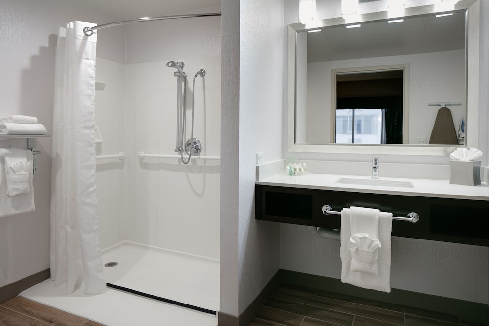 Holiday Inn & Suites Overland Park West by IHG - photo 19