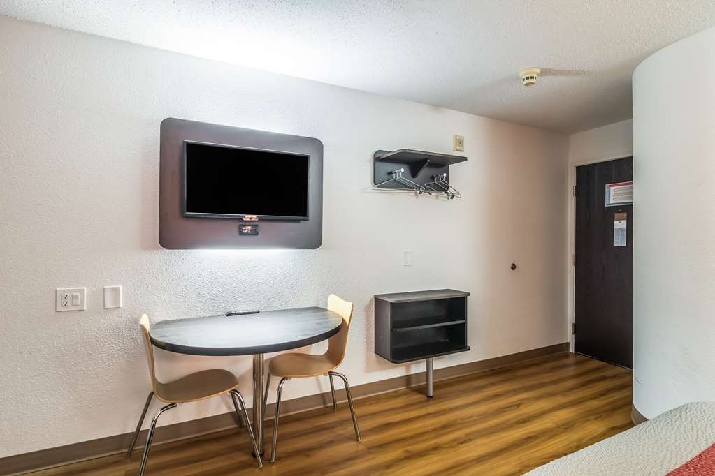 Motel 6 Harvey IL - photo 11