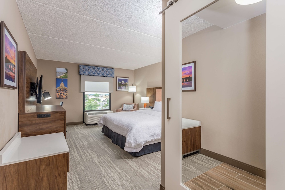 Hampton Inn Harrisburg East - photo 11