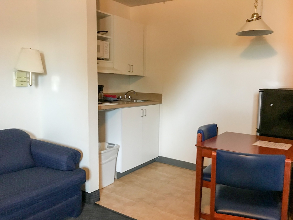 Studio 6 Extended Stay Fayetteville NC Fort Liberty Area - photo 7