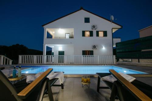 Villa Dagovi — 4-Star Luxury Hotel in Marina, Croatia