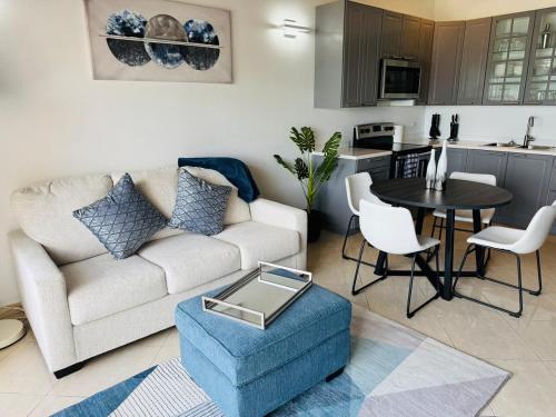 Beachfront Condo On Boardwalk 21277738 — Philipsburg