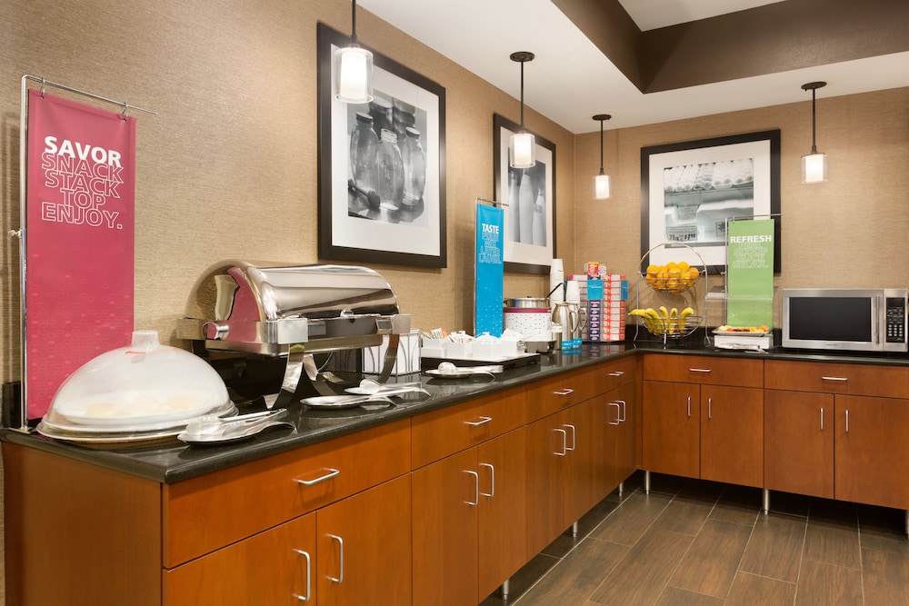 Hampton Inn Akron Fairlawn - photo 26